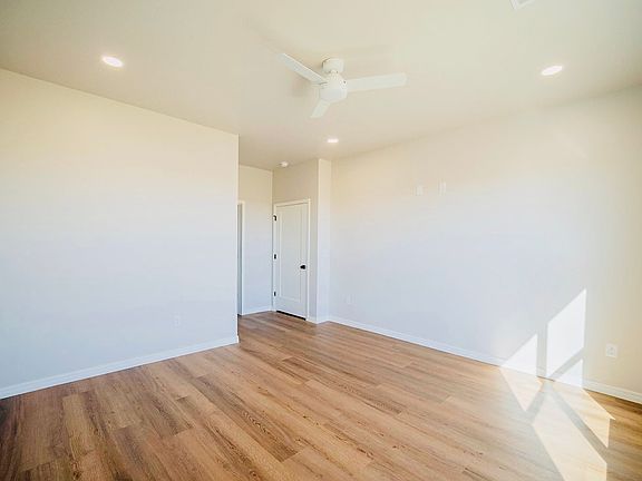 4th image of 19001 Sierra Madre Dr
