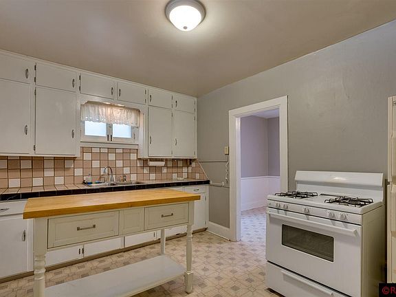 2nd image of 713 4th St N