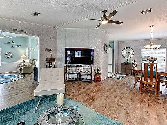 3rd image of 853 Regalwood Ln