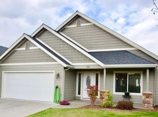 196 SE Yorktown Rd, Grants Pass, OR 97527