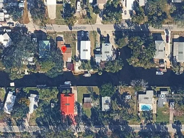 6138 Island Dr, Weeki Wachee, FL 34607