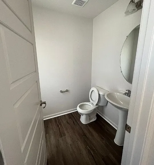 2812 Burnt Mill Rd — Photo 4
