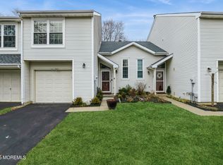 19 Malibu Dr, Eatontown, NJ 07724