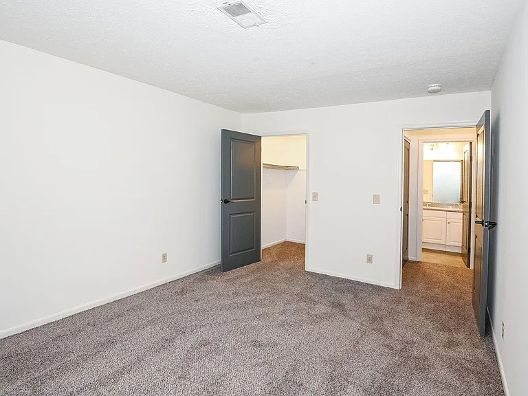 The Ridgeview Apartment — Photo 18