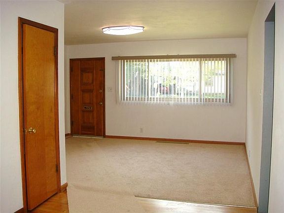 2nd image of 1076 Carlisle Ave