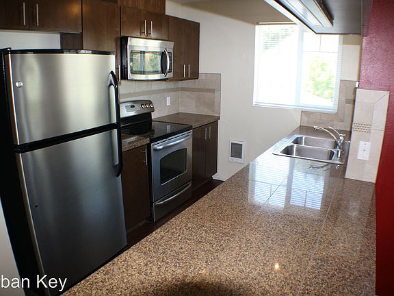 4th image of 21082 40th Pl S Unit G4