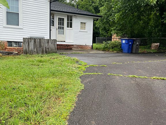 Driveway off Buchanan