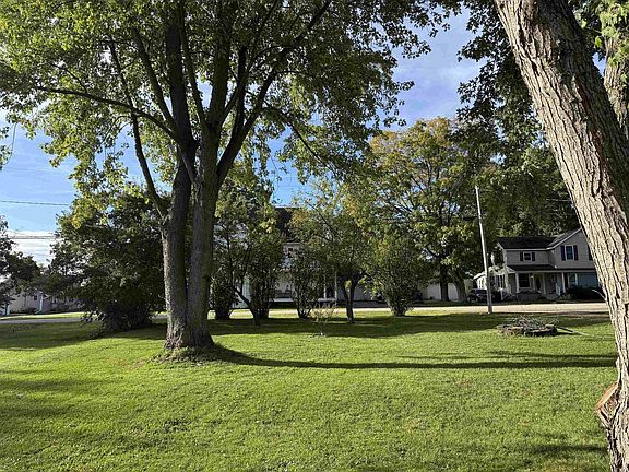 4th image of 403 FOREST STREET