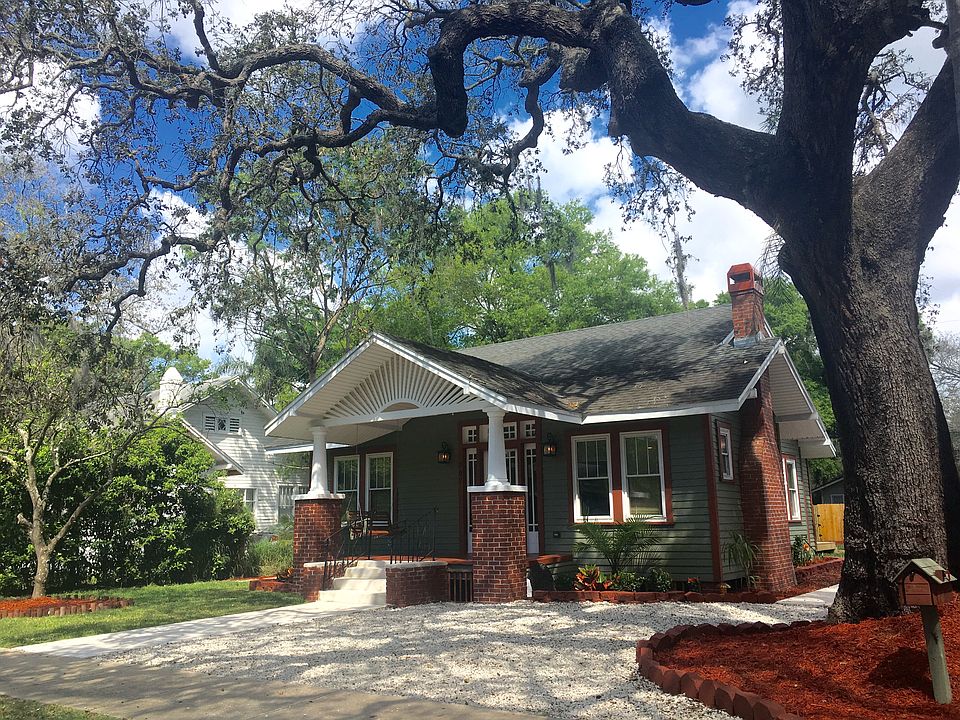 1st image of 207 W Comanche Ave