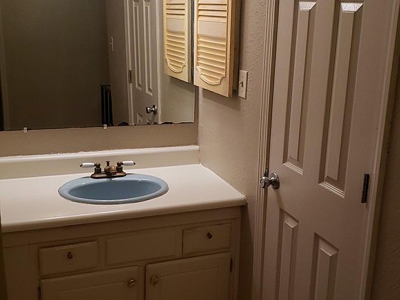3rd image of 506 Fox Run Ave APT 1