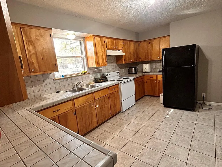 8118 S Hamilton Rd — Photo 14