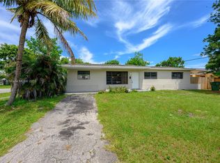 201 SW 65th Ter, Hollywood, FL 33023