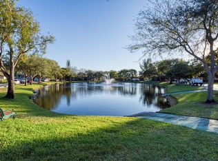 2137 Nova Village Dr, Davie, FL 33317