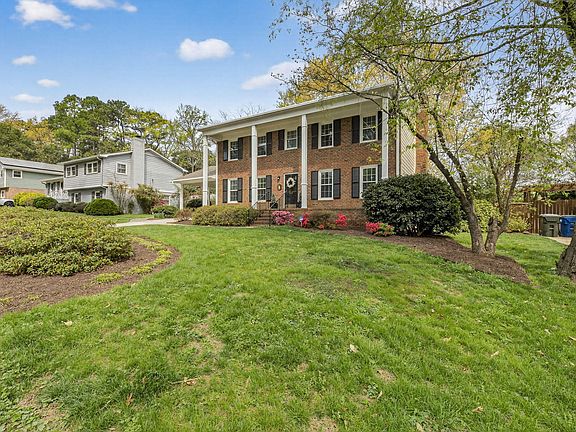 2nd image of 417 Crescent Ct