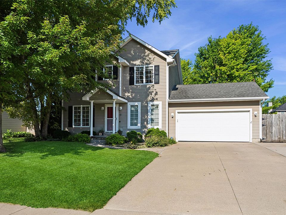1st image of 330 NE Carefree Ln