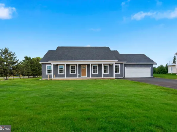 Friendship Dr, Martinsburg, WV 25405