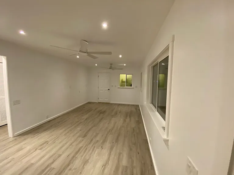 402 E Lanikaula St #A — Photo 2