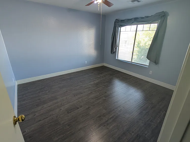 1831 S 105th Dr — Photo 21