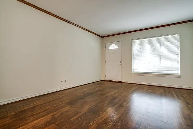2 bed, 1100 sqft, $1,850 — Photo 2