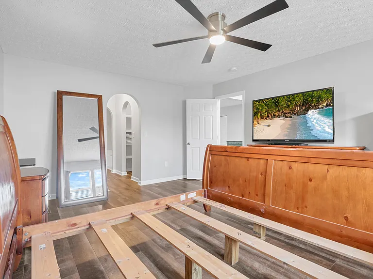 920 Sara Ct #920 — Photo 23