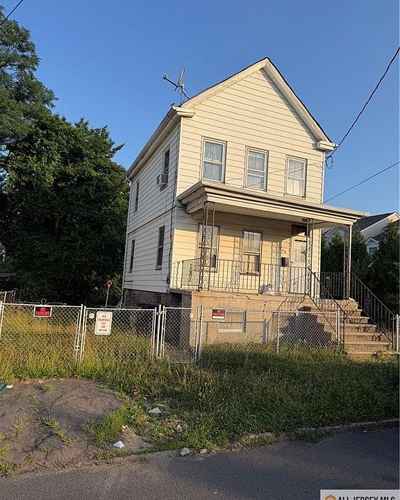 2nd image of 549 Hartford St