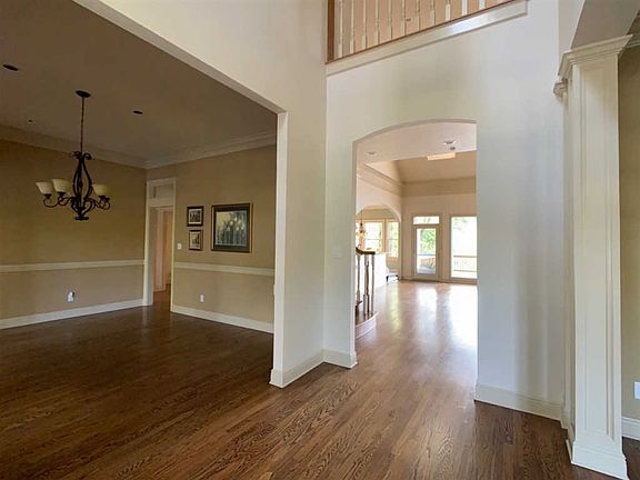 5th image of 9096 Shoal Creek Dr