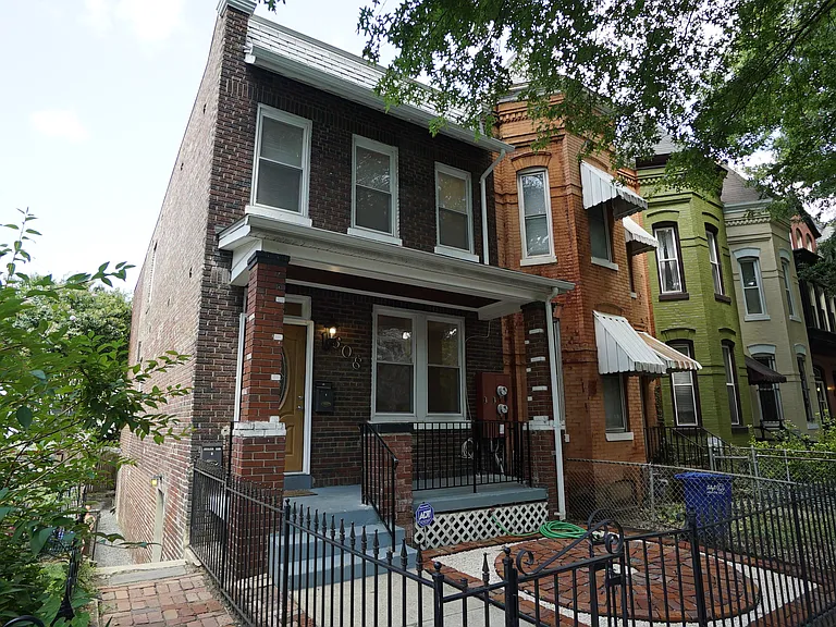608 3rd St NE — Photo 6