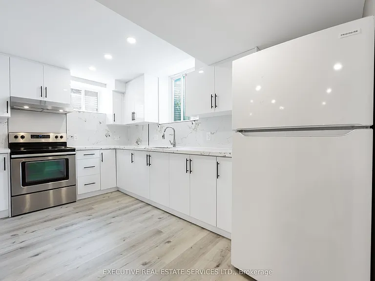 61 Truro Cir N — Photo 13