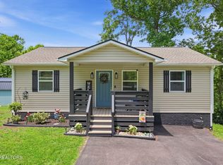 412 W Hemlock St, La Follette, TN 37766