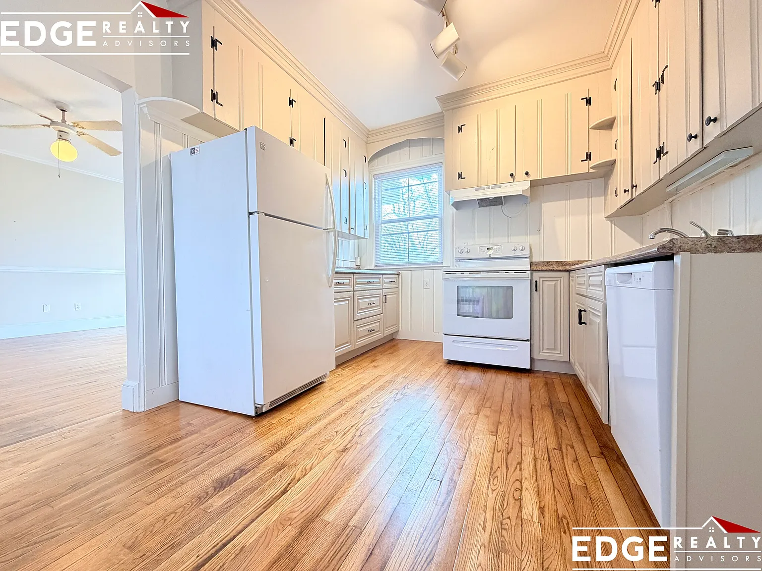 3 bed, 1200 sqft, $3,400 — Photo 1