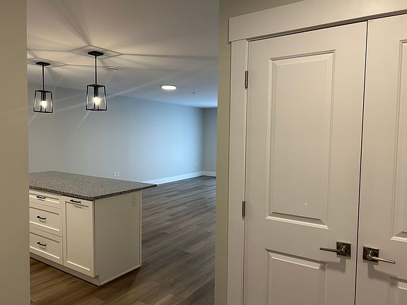 5th image of 20 Patience Ln #406