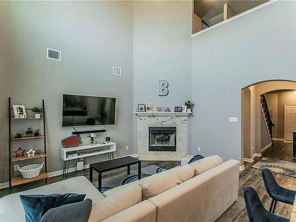 4th image of 3112 Gilchrist Dr