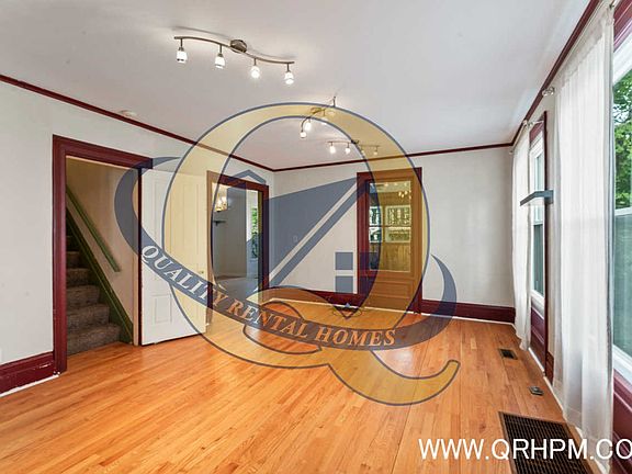 3rd image of 201 W Shiawassee Ave