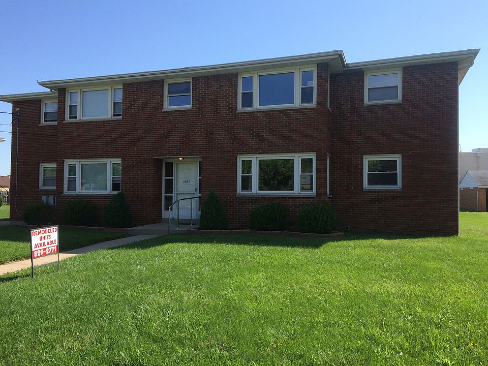 1st image of 4886 Holiday Dr APT 2