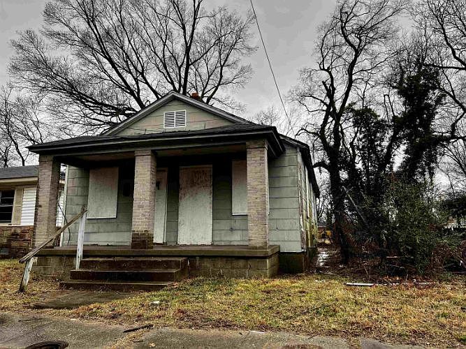 2nd image of 749 Alaska St