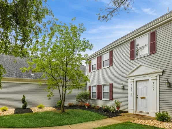 137 Plymouth Ln, Monroe Township, NJ 08831
