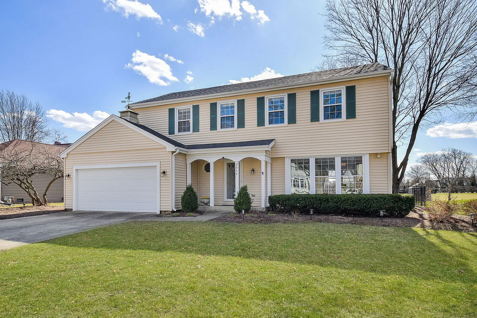 2054 Dorset Dr photo 1