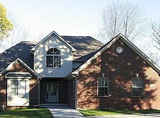 21205 Huron River Dr, New Boston, MI 48164