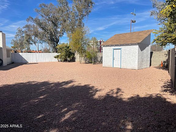 5th image of 1714 N PLEASANT Drive
