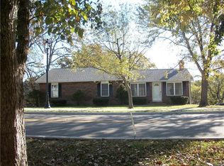 1418 Scenic Dr, Herculaneum, MO 63048