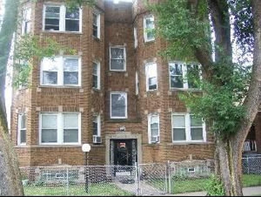 2nd image of 8507 S Crandon Ave