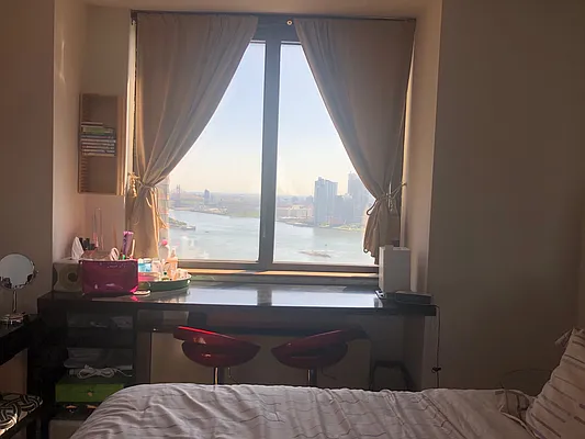 Rented by Akam Sales and Brokerage | media 4