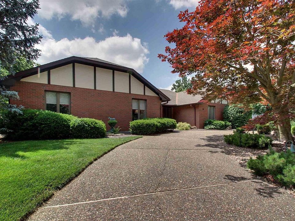 2nd image of 4020 Cumberland Dr