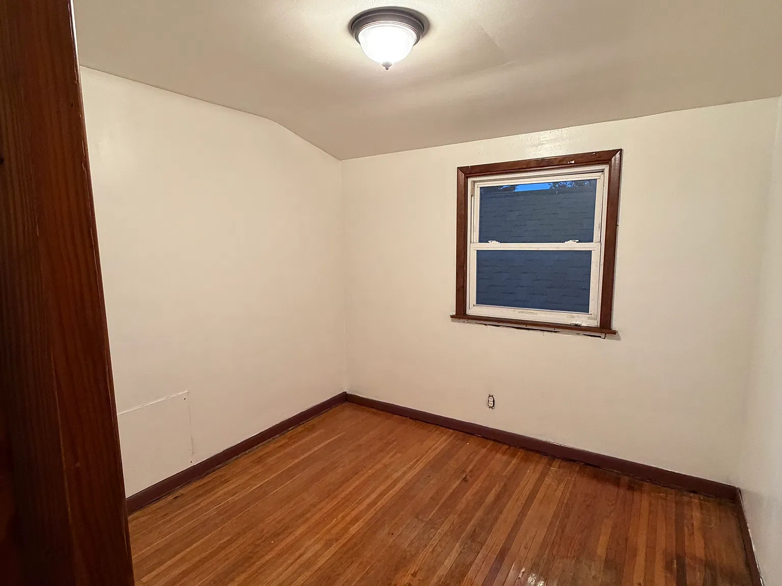 2 bed, 1000 sqft, $1,050 — Photo 4