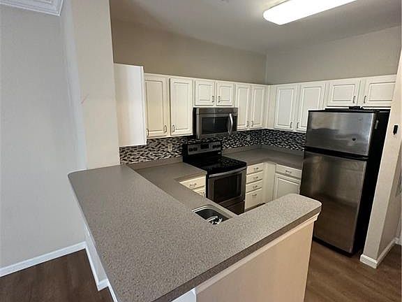 4th image of 1000 Providence Pl APT 371