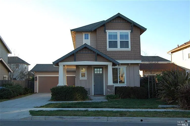 3 bed, 2.5 bath, 1598 sqft, $3,495 — Photo 1