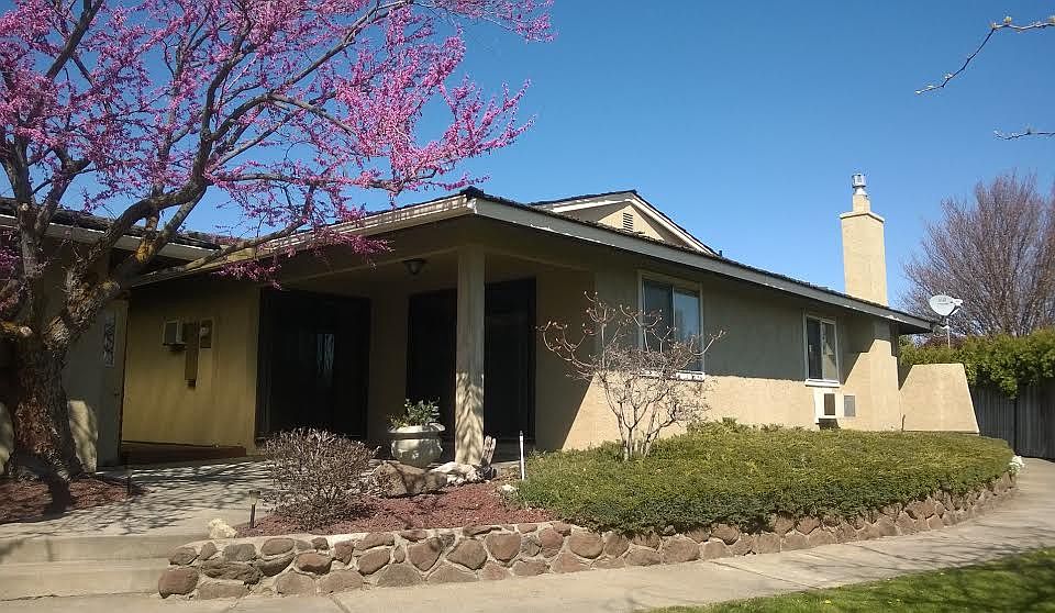 Captivating Corner Lot