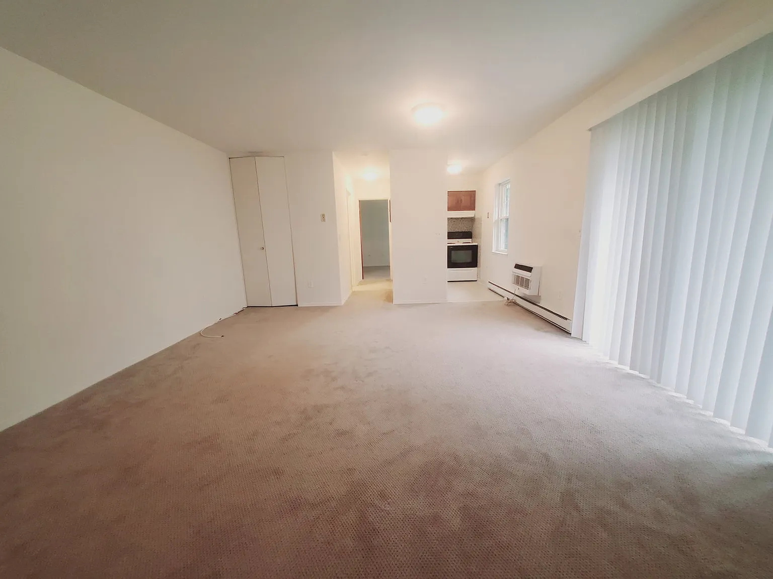1 bed, 1.0 bath, 600 sqft, $1,800 — Photo 2