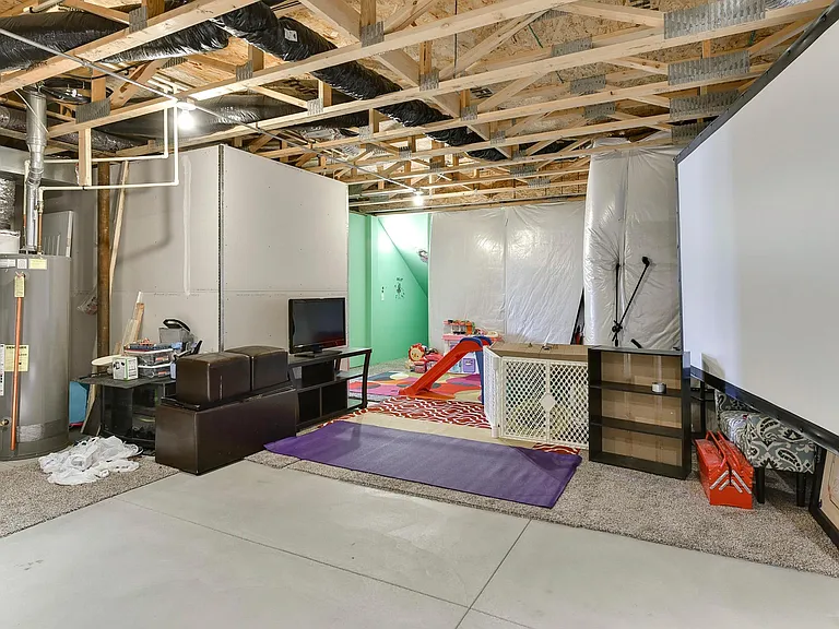 7166 N 163rd St — Photo 30