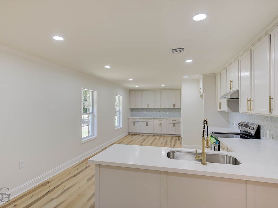 1st image of 4693 Larry Ln